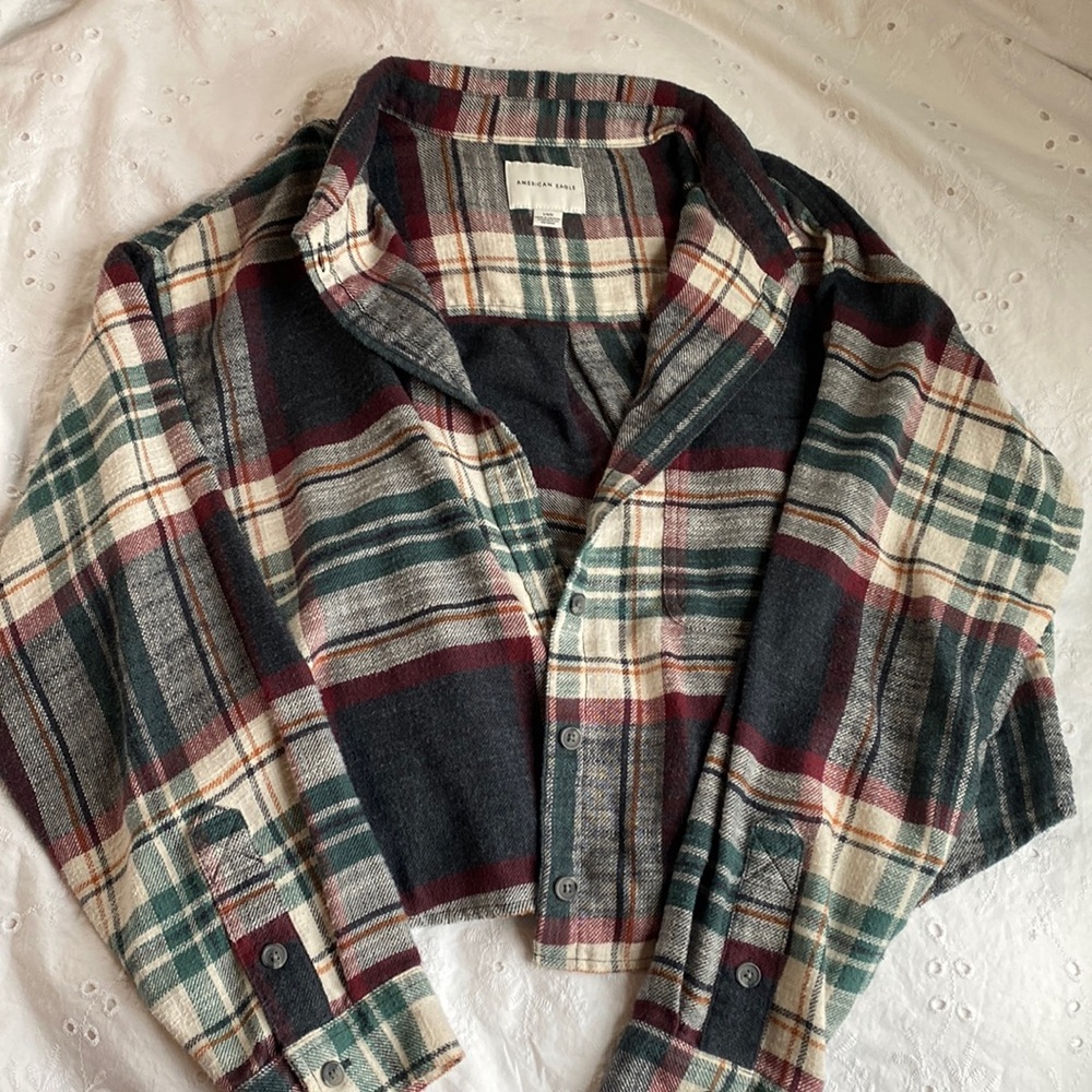 American Eagle cropped flannel